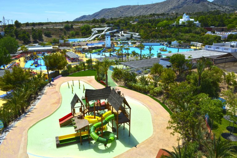 Aqua Natura Benidorm con niños: piscinas, toboganes, precios y pase combinado 5 Terra Natura