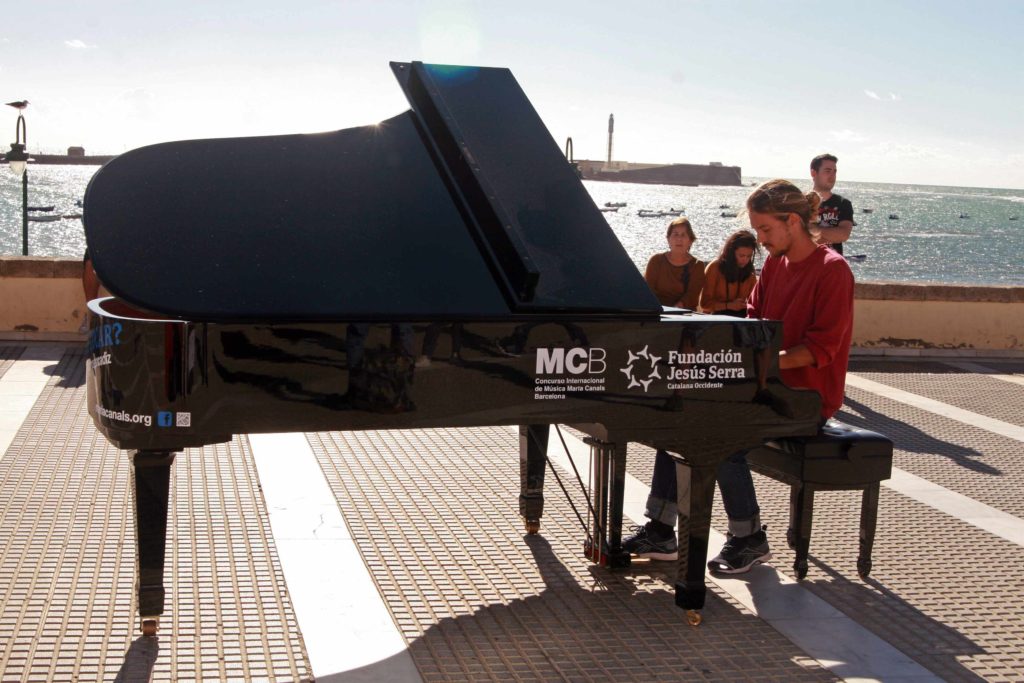 MUSICA. Pianos en la calle Cadiz 2016
