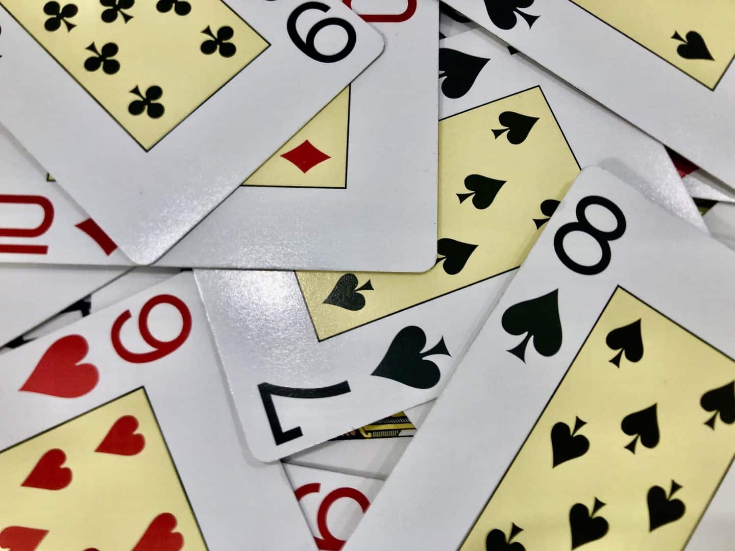 10 Juegos de cartas para niños y adultos 