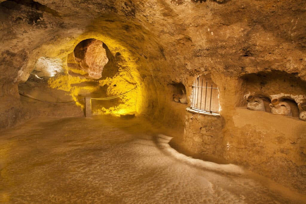 cuevas comunidad valenciana | cuevas requena
