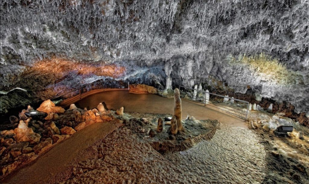 Cantabria con niños. Cuevas del Soplao