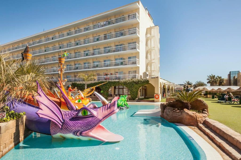 hoteles con toboganes en Cataluña | Evenia Olympic Resort