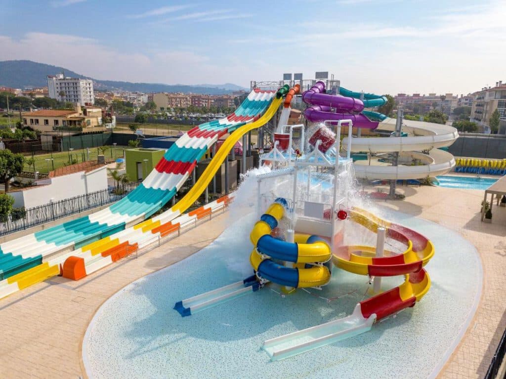 hoteles con toboganes en Cataluña | Golden Taurus Aquapark Resort