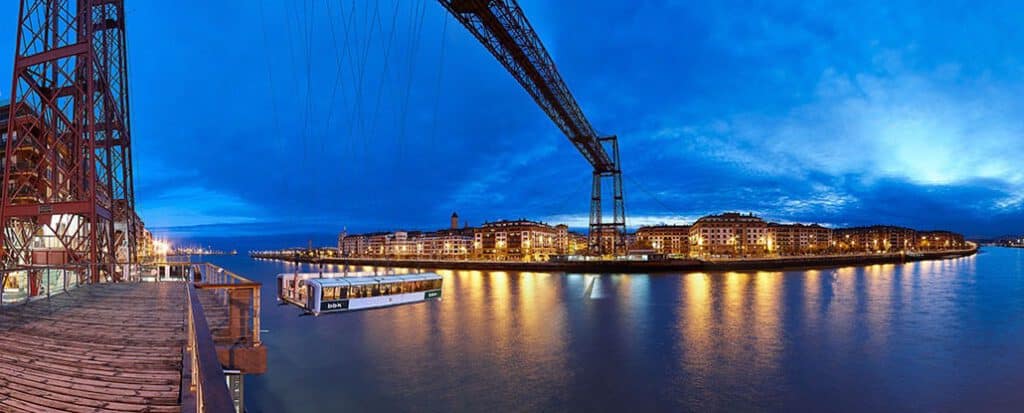 Bilbao con niños. Puente colgante