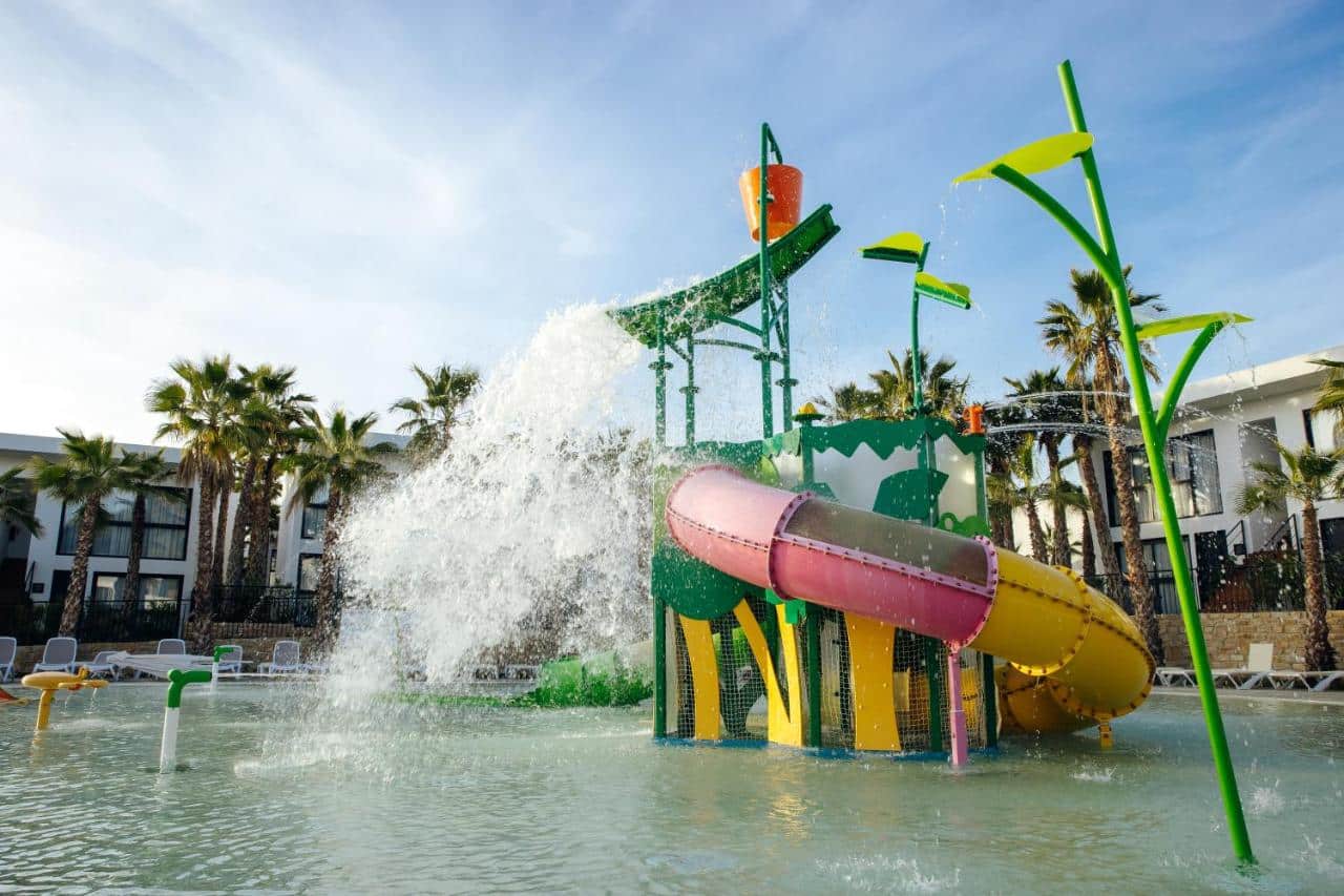 Hoteles con toboganes en la Costa Dorada - Alannia Salou 1