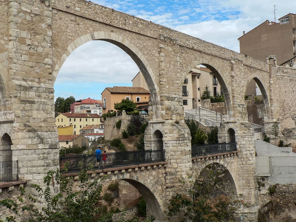 Teruel con niños. Acueducto Los Arcos