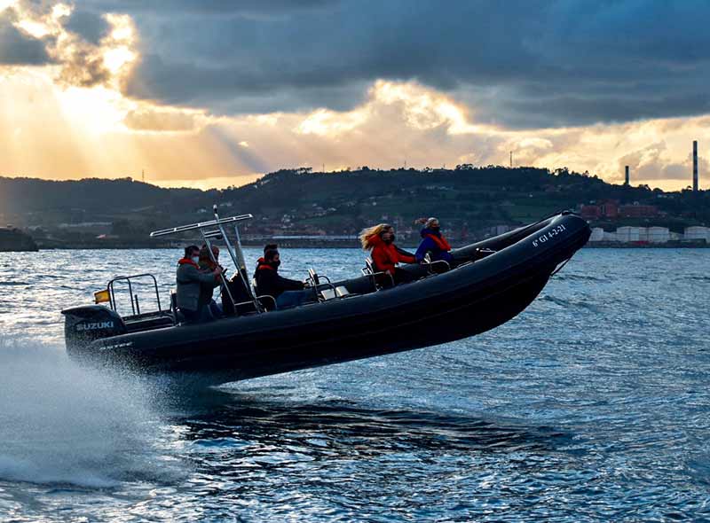 Gijón con niños. Paseos en barco por la costa