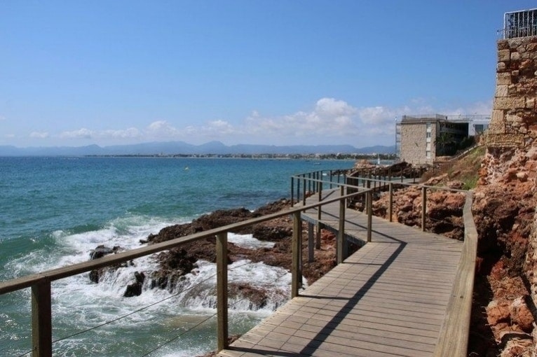 Salou con niños. Camino de Ronda