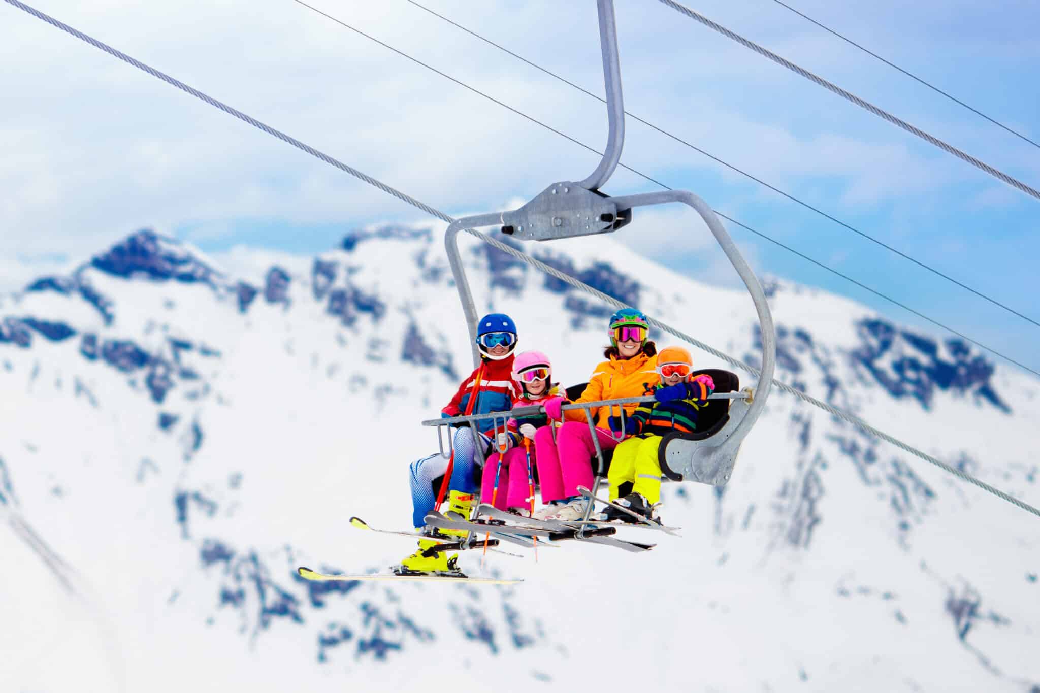 Esquiar en enero con niños: tranquilidad, nieve y planes que funcionan en familia 2 Esquiades | Agenda Isa SKI 2 scaled