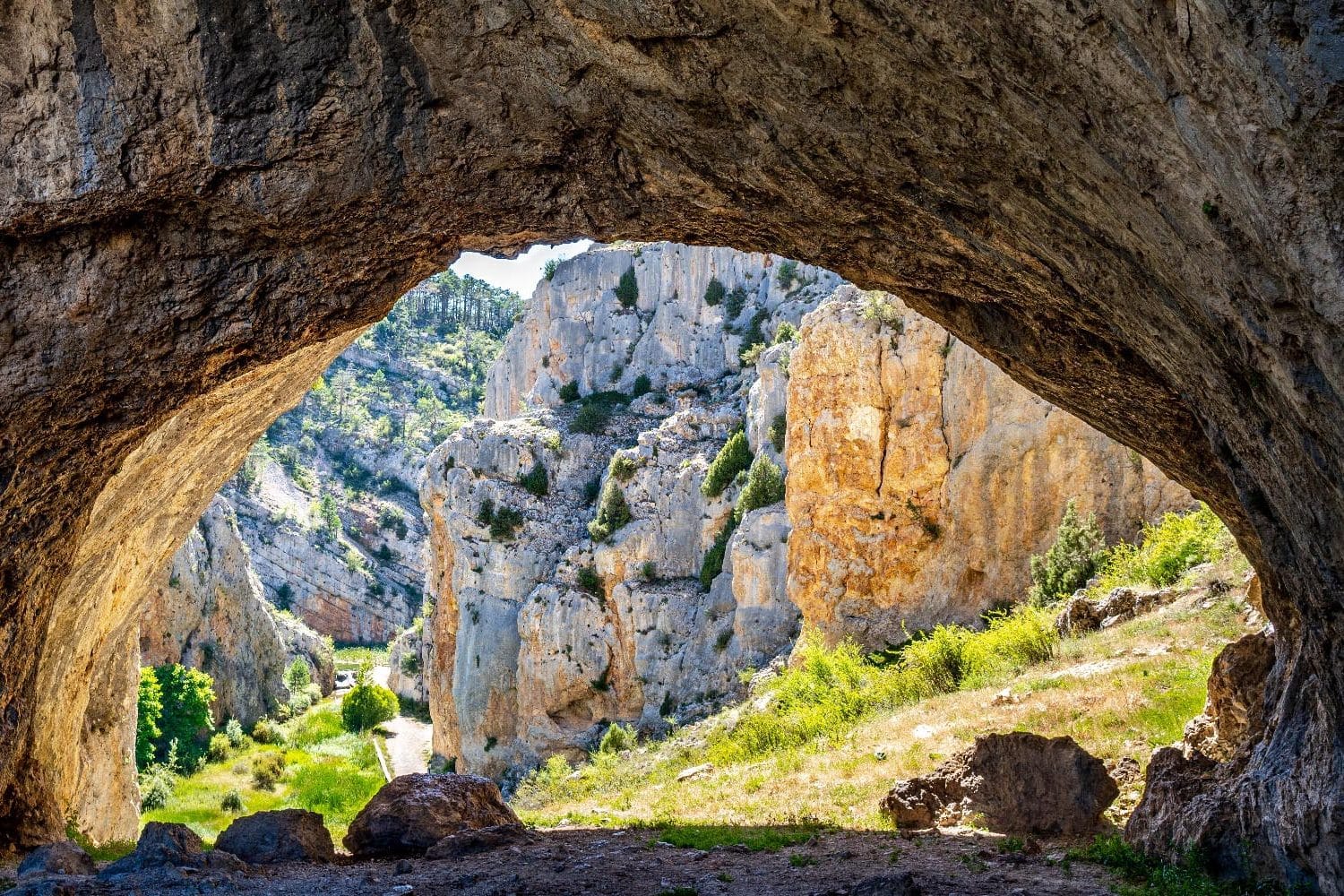 Naturaleza en Teruel con niños con rutas, piscinas naturales y aventura 3 Naturaleza en Teruel con niños | Barranco de la hoz