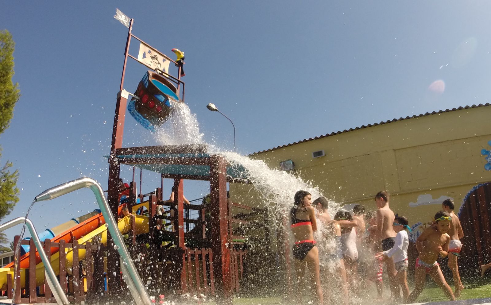 Escuela de Verano en las Piscinas de Valencia
