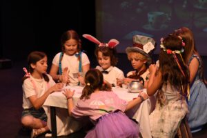 Extraescolares en Valencia para niños 35 Aula de Ciencia Valencia: extraescolares de ciencia | La maquina teatro y danza
