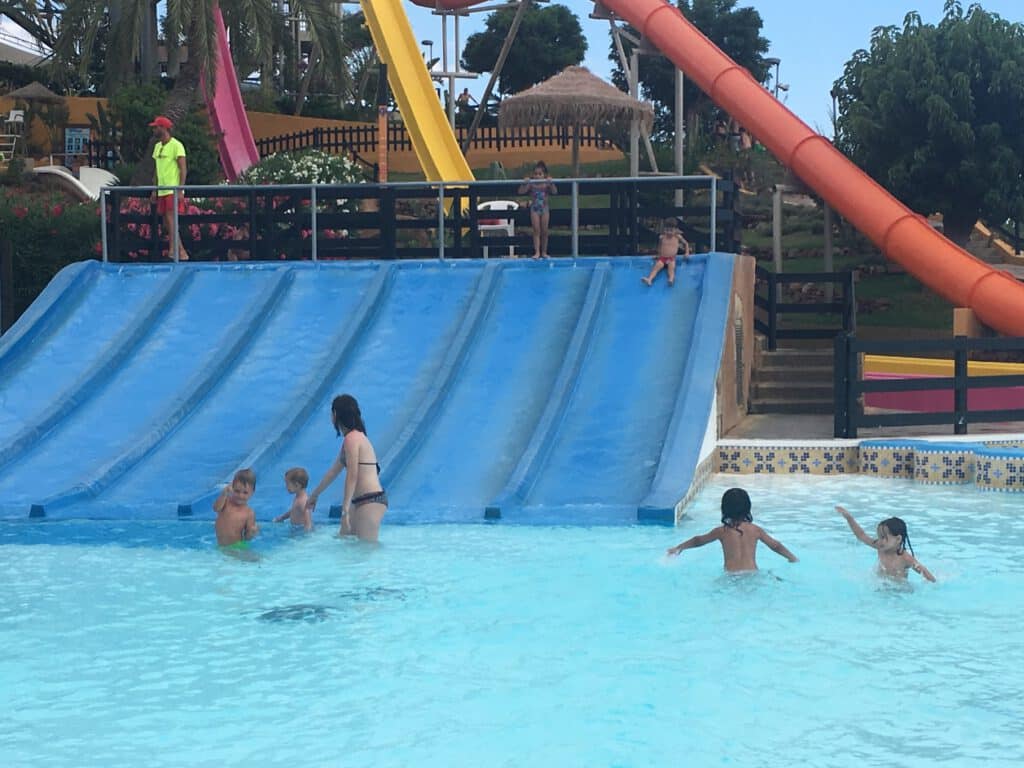 Vacaciones en familia 2 Aquarama Benicàssim parque acuático para vacaciones con niños