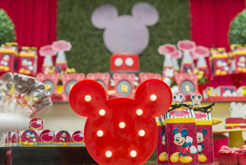 Decorar una fiesta con temática cumpleaños Mickey Mouse 3 Cumpleaños Mickey