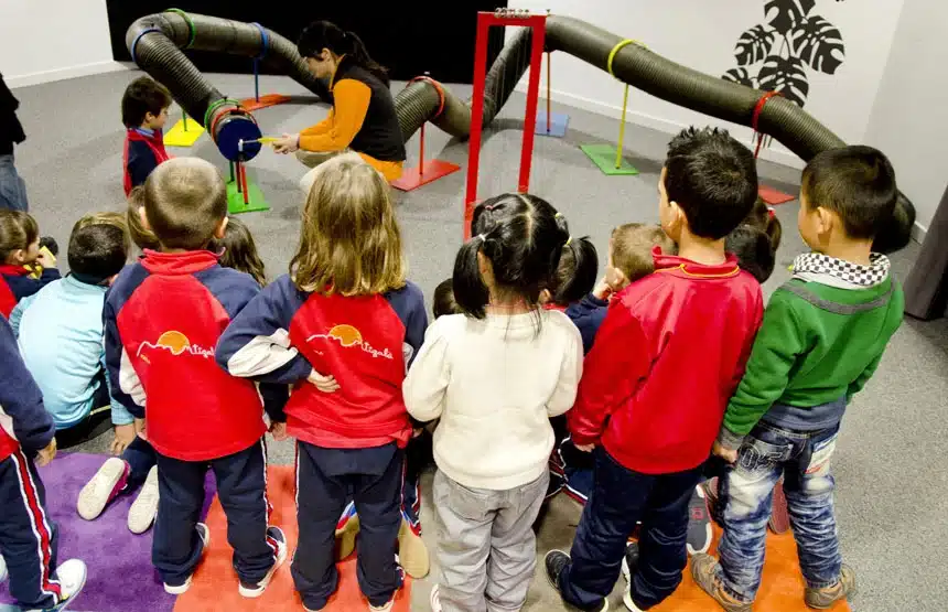 Exposiciones para niños y familias en CaixaForum València, con visitas-taller 7 CaixaForum València | A CC 00867 0023 PF spa