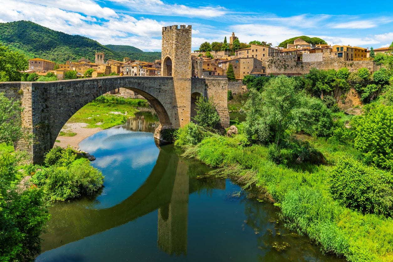 Campamentos de verano bilingües Fluency 2026: una aventura para cada edad 5 Campamentos de verano bilingües | Besalu Bear