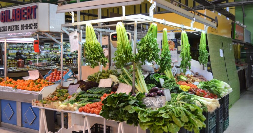 mercado-ruzafa-valencia-puesto-verduras